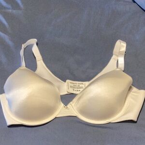 Vanity Fair Women's Elegant White Bra- 38B